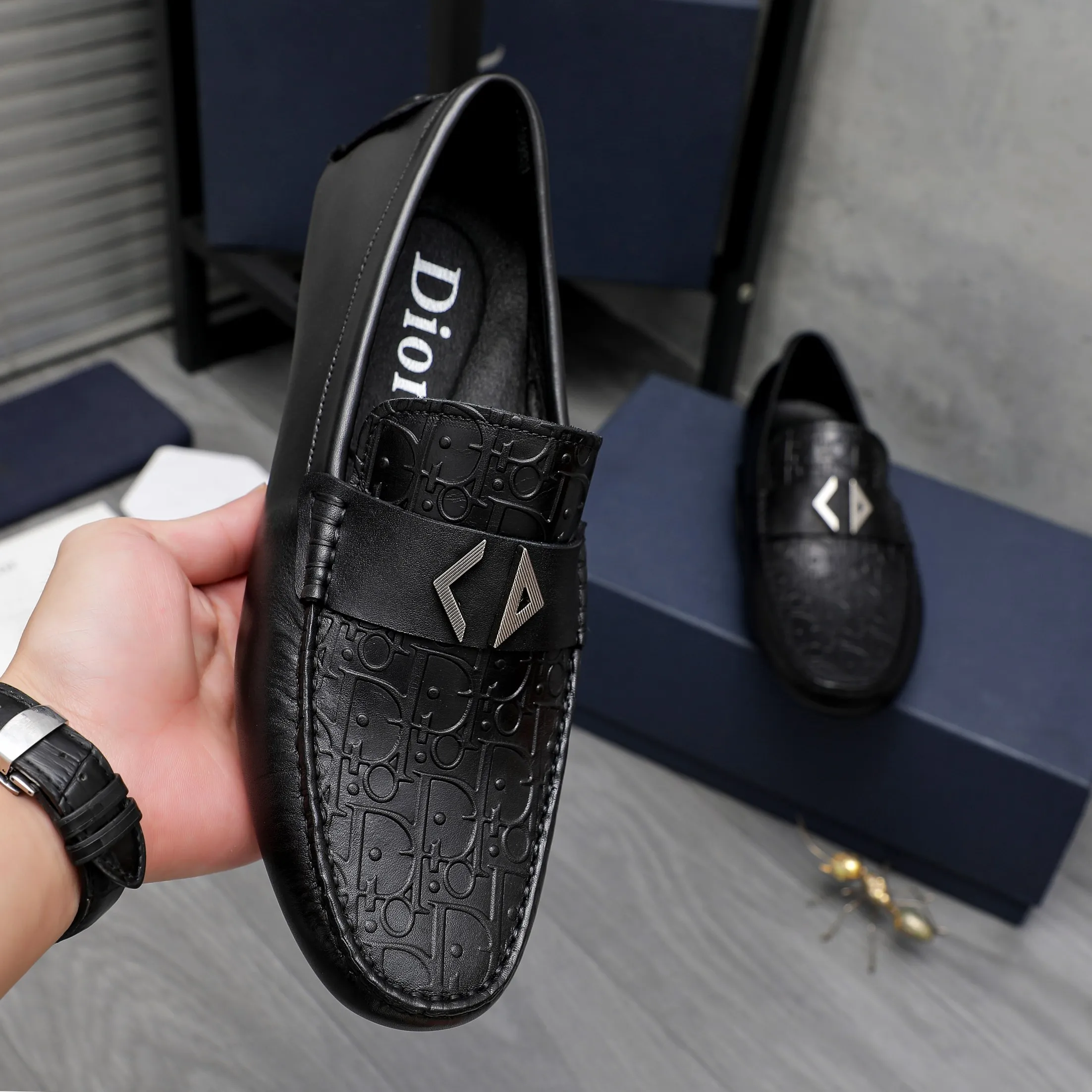 Men's shoes 💰400 Product trademark: Dior "Dior" casual slip-on shoes Regular size: 38-45 (45 is custom-made and non-returnable) Product materials: Selected cowhide embossed upper, pigskin lining, rubber outsole
